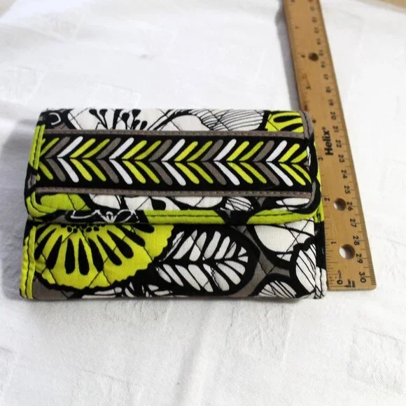 Vera Bradley Small Citron Wallet, Like New - Picture 9 of 9